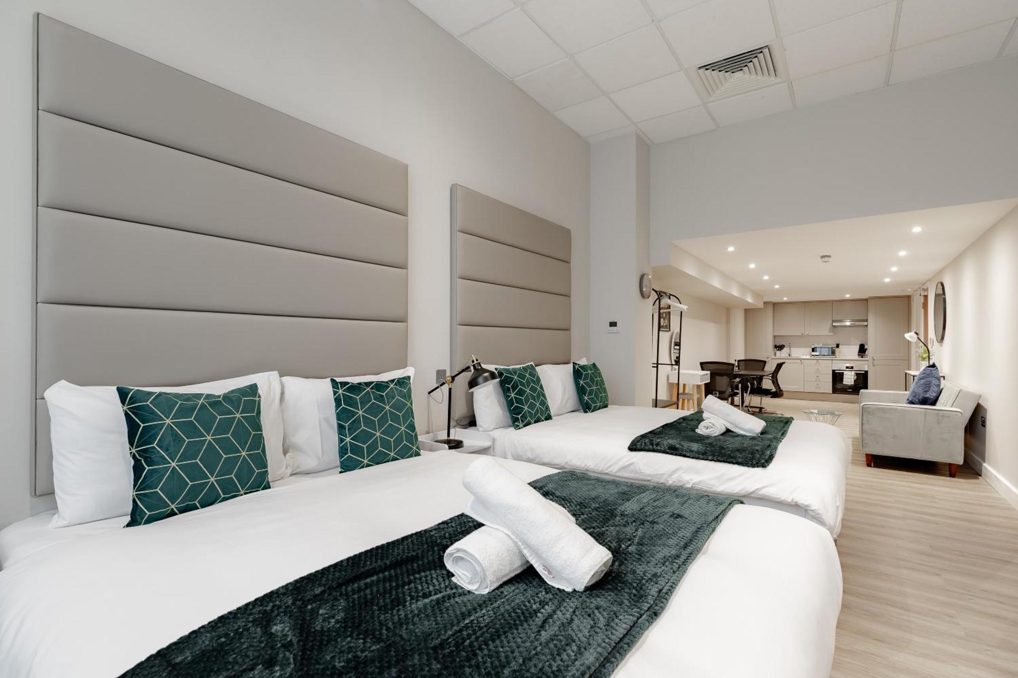 Hyde Park Apartment *